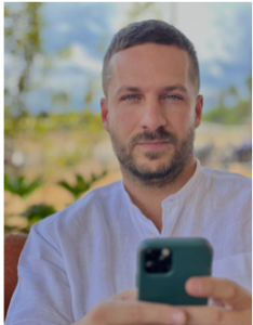 Lorenzo, sócio‑proprietário da Caffeteria